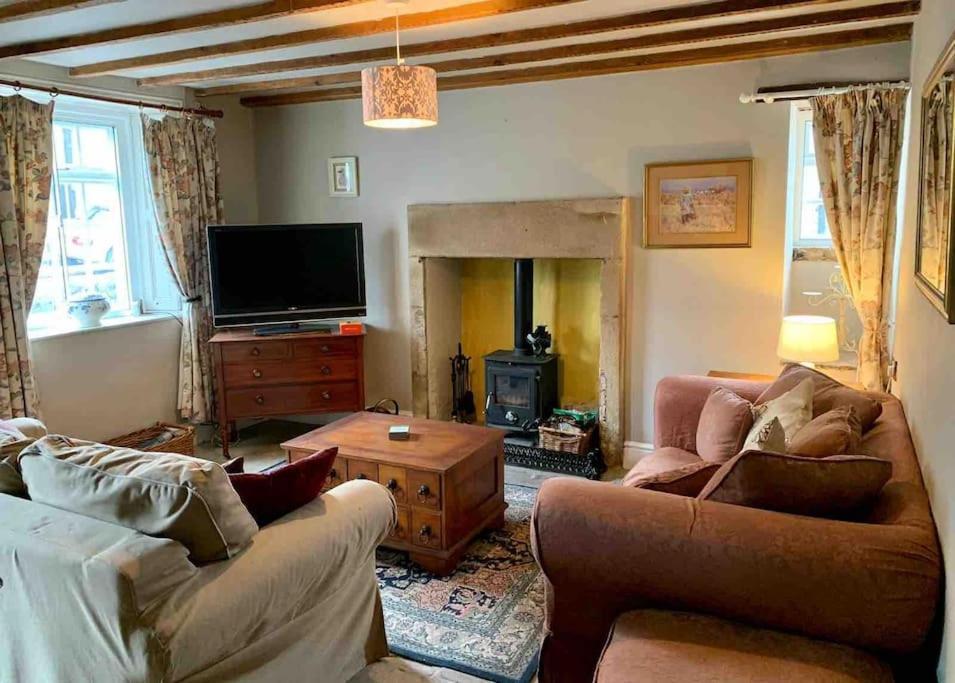 Millstone Cottage - Cosy Peak District Cottage Taddington Eksteriør bilde